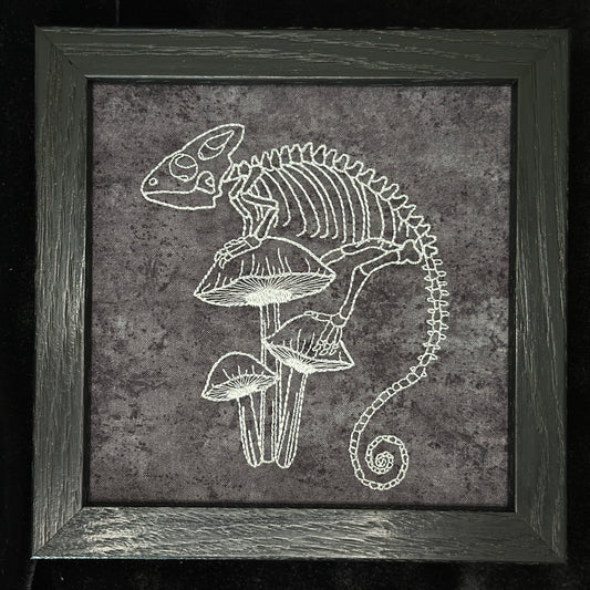 Chameleon Skeleton | 6x6in